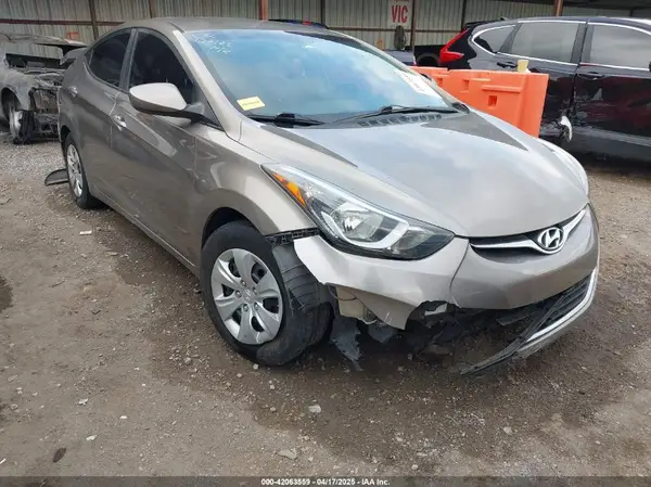 5NPDH4AE9GH749064 2016 HYUNDAI ELANTRA - Image 1