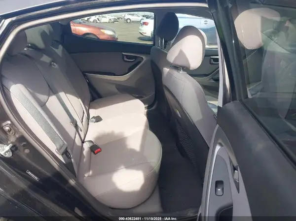 5NPDH4AE9GH749159 2016 HYUNDAI ELANTRA - Image 8