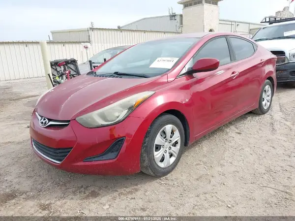 5NPDH4AE9GH750375 2016 HYUNDAI ELANTRA - Image 2