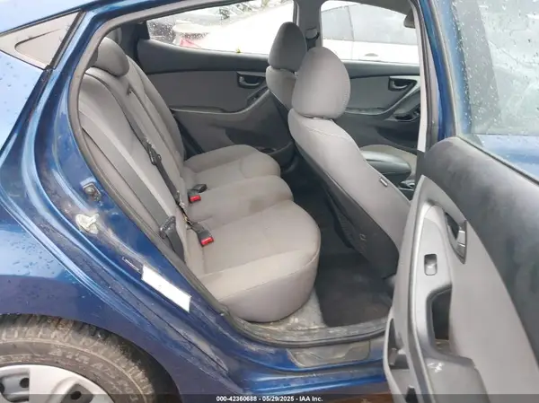 5NPDH4AE9GH751008 2016 HYUNDAI ELANTRA - Image 8