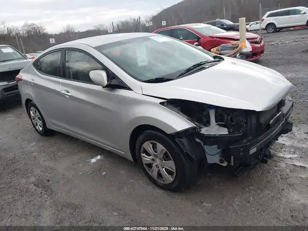 5NPDH4AE9GH751705 2016 HYUNDAI ELANTRA - Image 1