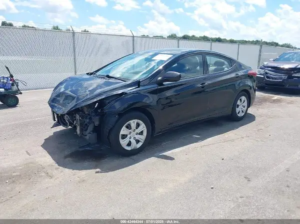 5NPDH4AE9GH751719 2016 HYUNDAI ELANTRA - Image 2