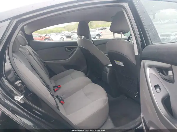 5NPDH4AE9GH751722 2016 HYUNDAI ELANTRA - Image 8
