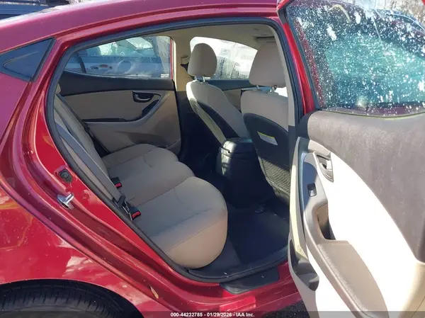 5NPDH4AE9GH752577 2016 HYUNDAI ELANTRA - Image 8