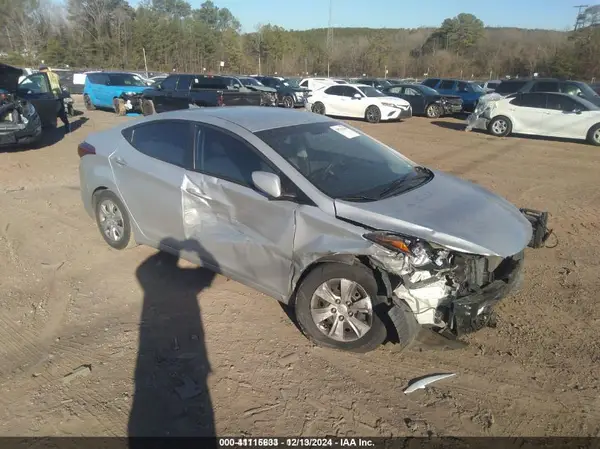 5NPDH4AE9GH752692 2016 HYUNDAI ELANTRA - Image 1