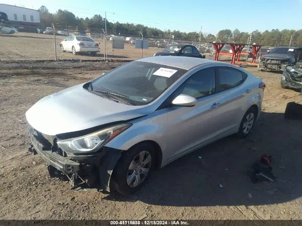 5NPDH4AE9GH752692 2016 HYUNDAI ELANTRA - Image 2