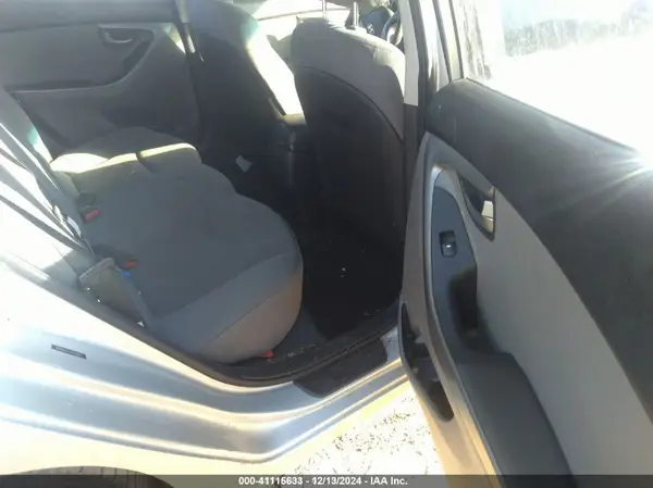5NPDH4AE9GH752692 2016 HYUNDAI ELANTRA - Image 8