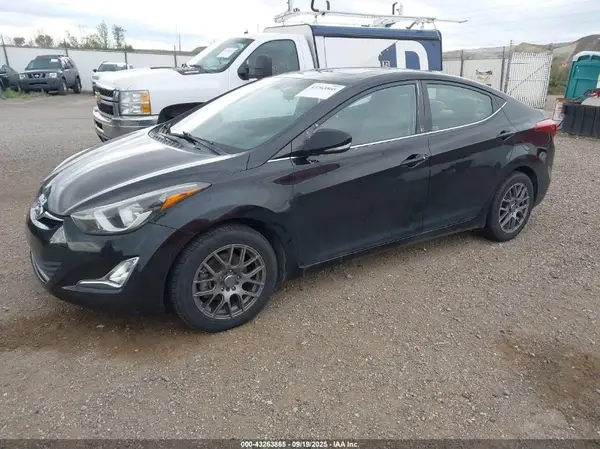 5NPDH4AE9GH753518 2016 HYUNDAI ELANTRA - Image 2