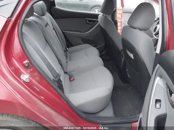 5NPDH4AE9GH753695 2016 HYUNDAI ELANTRA - Image 8