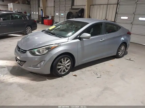 5NPDH4AE9GH754538 2016 HYUNDAI ELANTRA - Image 2
