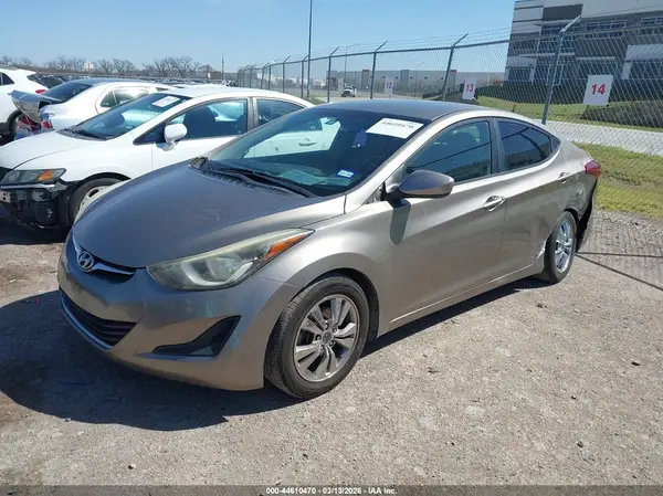 5NPDH4AE9GH754622 2016 HYUNDAI ELANTRA - Image 2