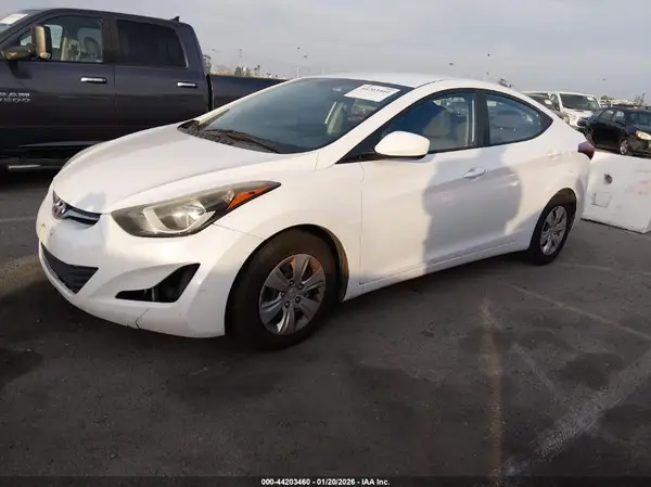 5NPDH4AE9GH755768 2016 HYUNDAI ELANTRA - Image 2