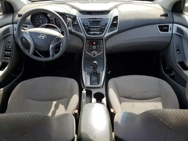 5NPDH4AE9GH755821 2016 HYUNDAI ELANTRA - Image 8