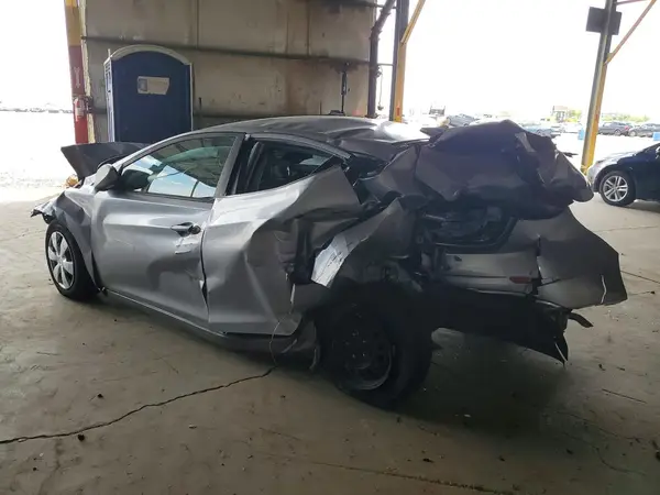 5NPDH4AE9GH756290 2016 HYUNDAI ELANTRA - Image 2