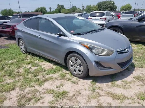 5NPDH4AE9GH758184 2016 HYUNDAI ELANTRA - Image 1