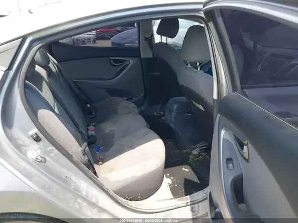 5NPDH4AE9GH758184 2016 HYUNDAI ELANTRA - Image 8