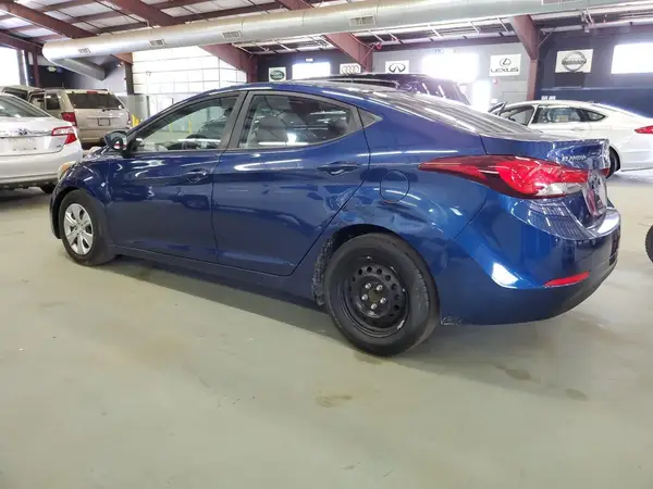 5NPDH4AE9GH758816 2016 HYUNDAI ELANTRA - Image 2