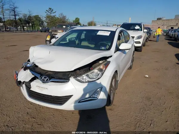 5NPDH4AE9GH760212 2016 HYUNDAI ELANTRA - Image 2