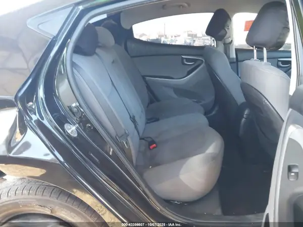 5NPDH4AE9GH760727 2016 HYUNDAI ELANTRA - Image 8