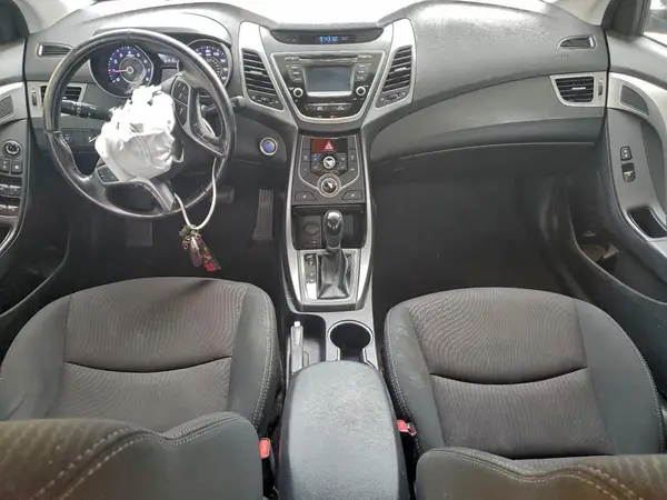 5NPDH4AE9GH762493 2016 HYUNDAI ELANTRA - Image 8