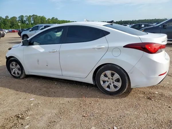 5NPDH4AE9GH762686 2016 HYUNDAI ELANTRA - Image 2