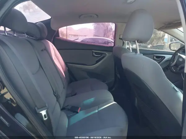 5NPDH4AE9GH764034 2016 HYUNDAI ELANTRA - Image 8