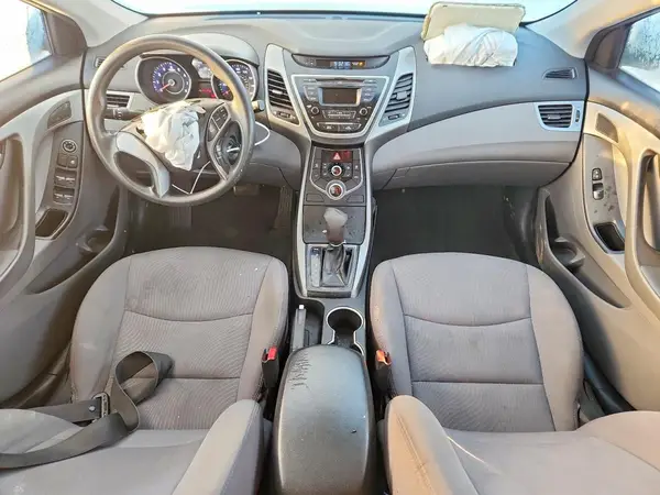 5NPDH4AE9GH764583 2016 HYUNDAI ELANTRA - Image 8