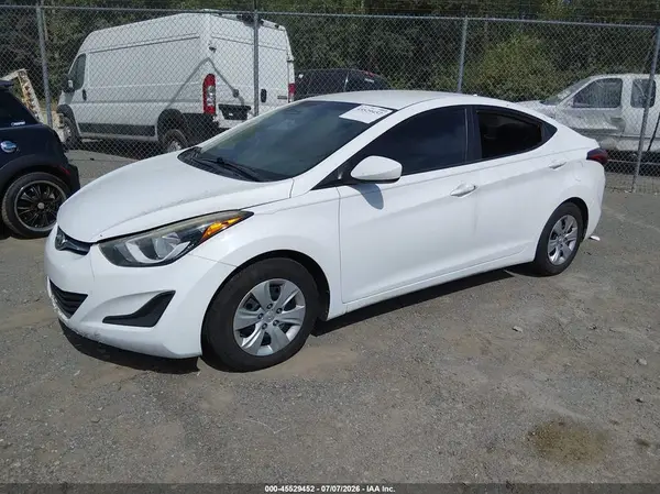 5NPDH4AE9GH765863 2016 HYUNDAI ELANTRA - Image 2