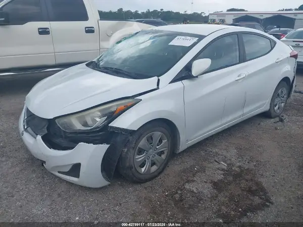 5NPDH4AE9GH767368 2016 HYUNDAI ELANTRA - Image 2