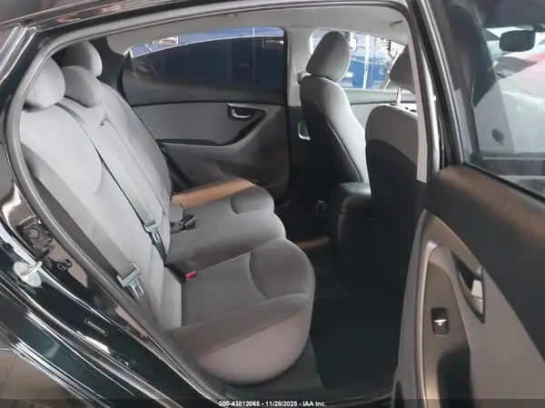 5NPDH4AE9GH767466 2016 HYUNDAI ELANTRA - Image 8
