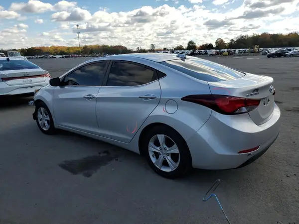 5NPDH4AE9GH768889 2016 HYUNDAI ELANTRA - Image 2