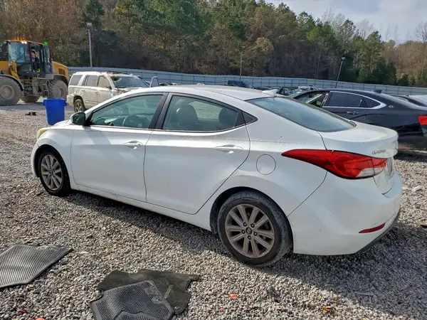 5NPDH4AE9GH769072 2016 HYUNDAI ELANTRA - Image 2