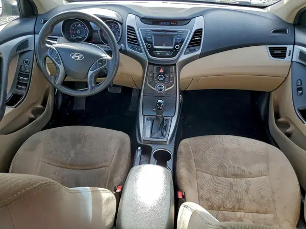 5NPDH4AE9GH769072 2016 HYUNDAI ELANTRA - Image 8