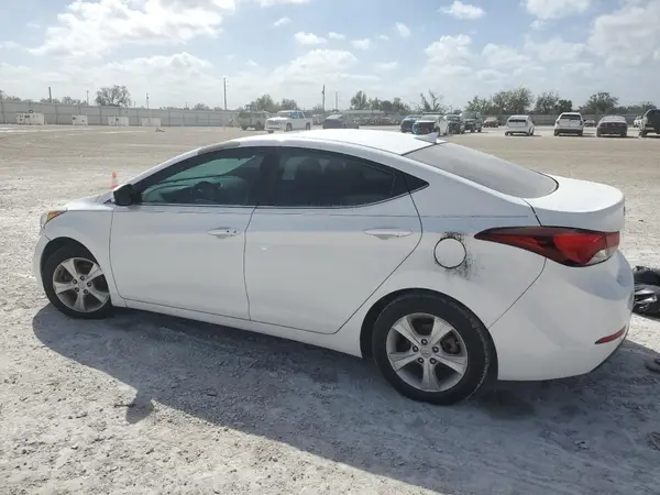 5NPDH4AE9GH769623 2016 HYUNDAI ELANTRA - Image 2