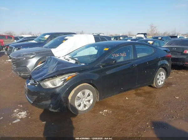5NPDH4AE9GH769993 2016 HYUNDAI ELANTRA - Image 2