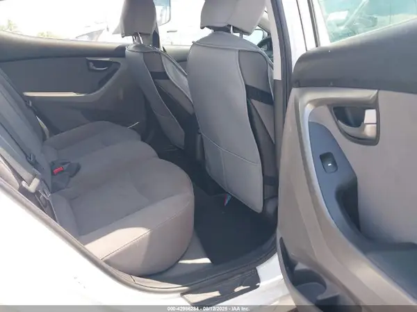 5NPDH4AE9GH770108 2016 HYUNDAI ELANTRA - Image 8