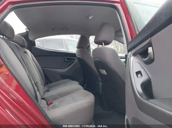 5NPDH4AE9GH770495 2016 HYUNDAI ELANTRA - Image 8