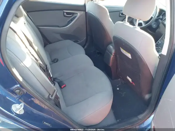 5NPDH4AE9GH771470 2016 HYUNDAI ELANTRA - Image 8