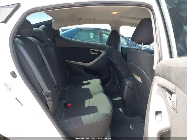 5NPDH4AE9GH772604 2016 HYUNDAI ELANTRA - Image 8