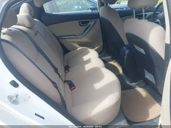 5NPDH4AE9GH774370 2016 HYUNDAI ELANTRA - Image 8