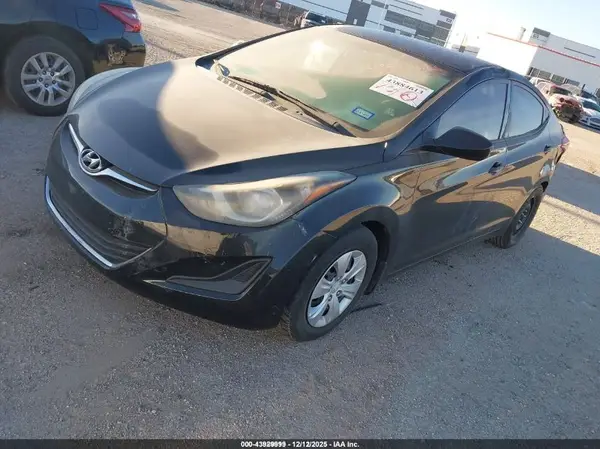 5NPDH4AE9GH774451 2016 HYUNDAI ELANTRA - Image 2