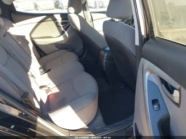 5NPDH4AE9GH774451 2016 HYUNDAI ELANTRA - Image 8