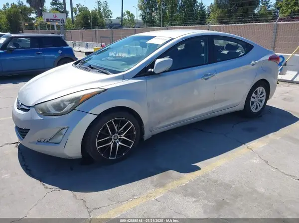 5NPDH4AE9GH774983 2016 HYUNDAI ELANTRA - Image 2