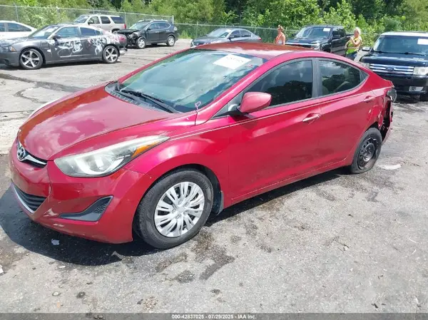 5NPDH4AE9GH775227 2016 HYUNDAI ELANTRA - Image 2