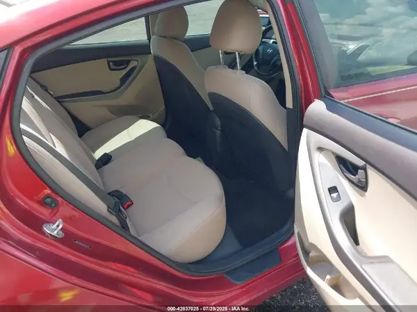5NPDH4AE9GH775227 2016 HYUNDAI ELANTRA - Image 8