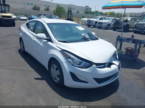 5NPDH4AE9GH776412 2016 HYUNDAI ELANTRA - Image 1