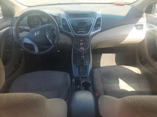 5NPDH4AE9GH776457 2016 HYUNDAI ELANTRA - Image 8