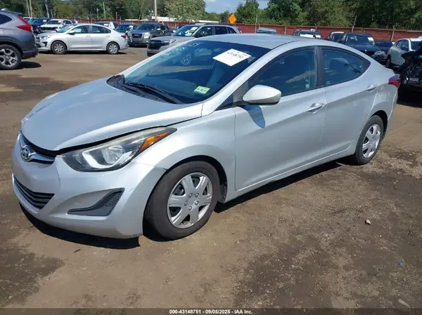 5NPDH4AE9GH779794 2016 HYUNDAI ELANTRA - Image 2