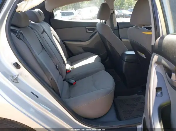 5NPDH4AE9GH779794 2016 HYUNDAI ELANTRA - Image 8