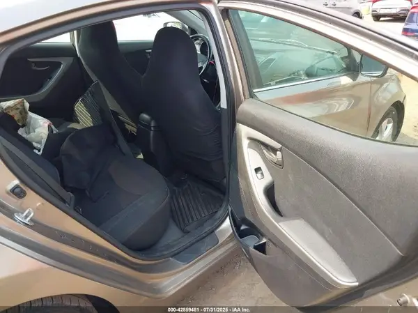 5NPDH4AE9GH781013 2016 HYUNDAI ELANTRA - Image 8